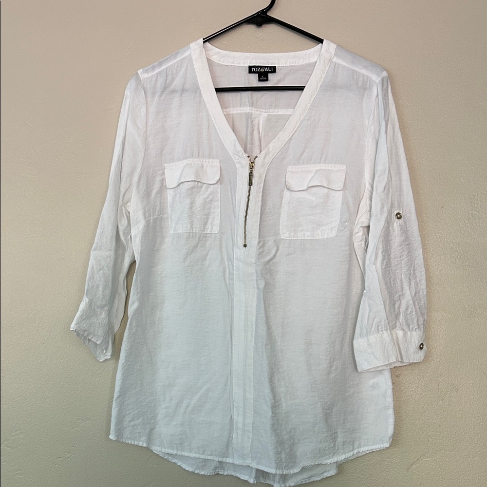 Roz & Ali White Zip-Front Blouse